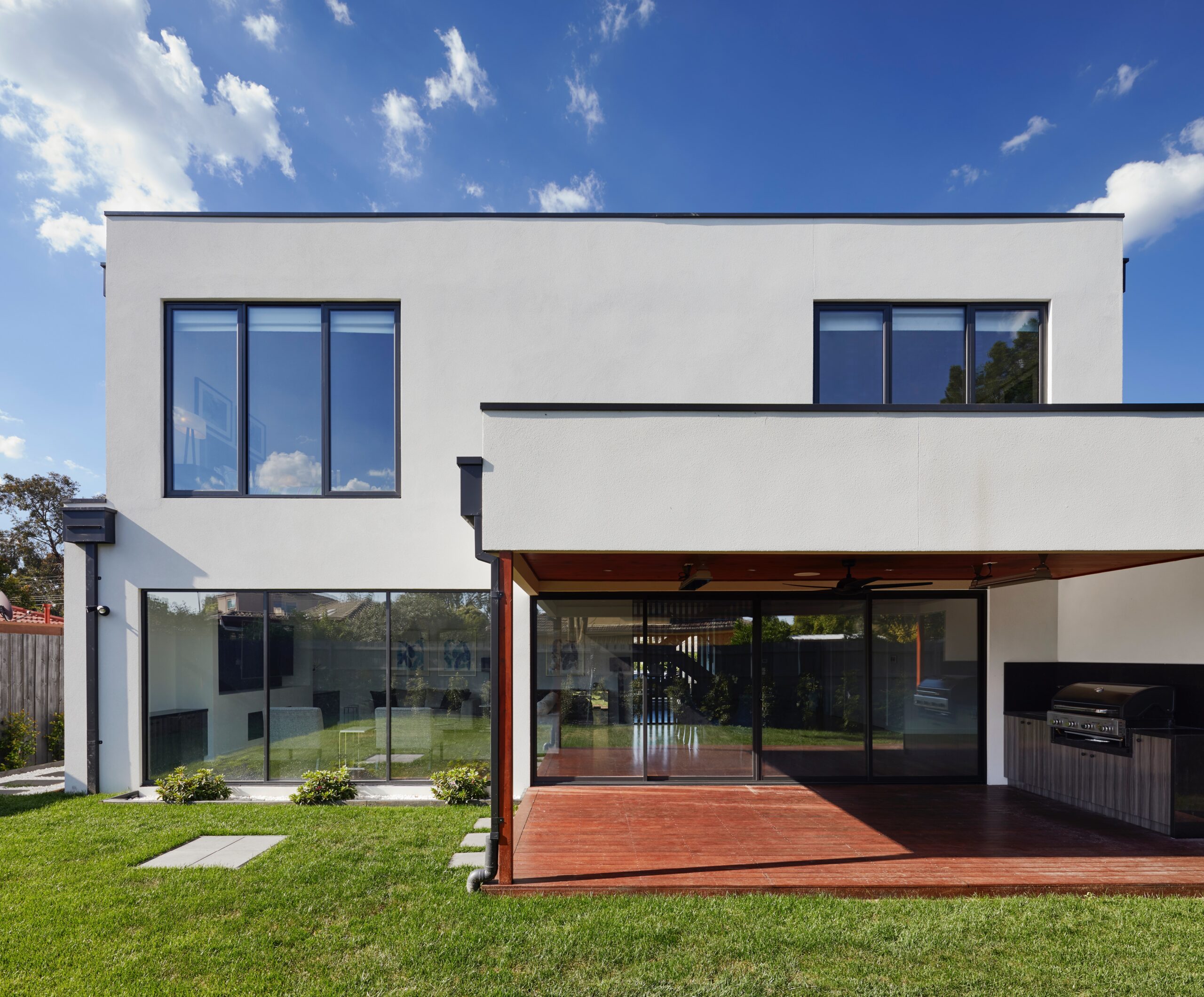 r-architecture-mHJiuZx2b8M-unsplash